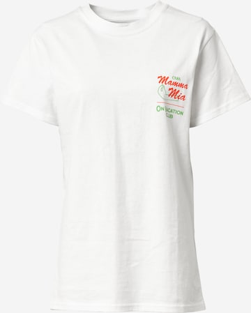 On Vacation Club Shirt in White: front