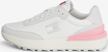 Tommy Jeans Sneakers in White: front