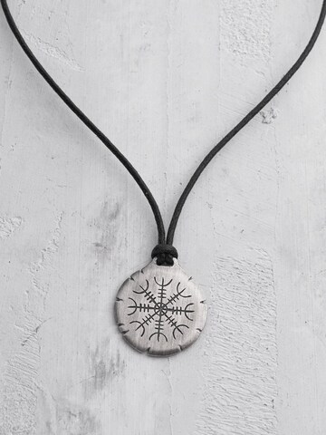 Collana 'HELMET of TERROR' di REYTEL in argento: frontale