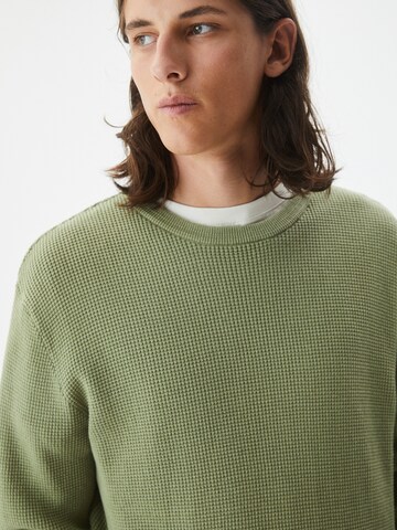 Pulover de la Pull&Bear pe verde