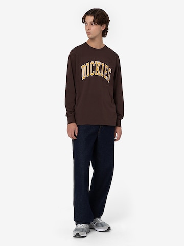 DICKIES Sweatshirt 'AITKIN' in Bruin