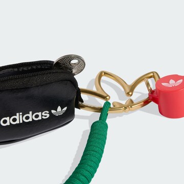 ADIDAS ORIGINALS - Llavero 'KEY' en oro