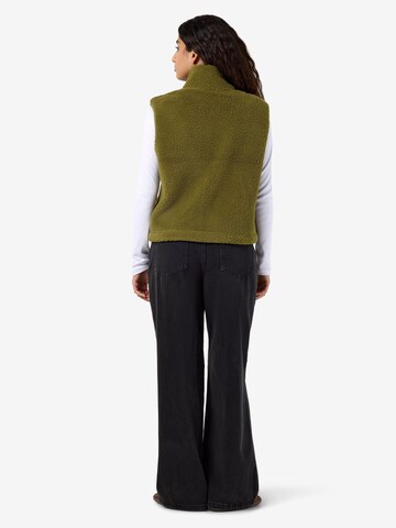 Noisy may Vest 'NMMasey' in Green