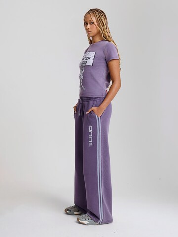 regular Pantaloni di AND1 in lilla