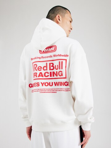 Red Bull Racing x Pepe Jeans Свитшот 'Breaking Records' в Белый: спереди