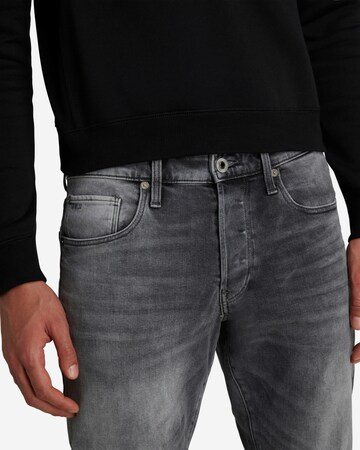 G-Star RAW Конический (Tapered) Джинсы в Серый