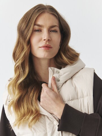 Gilet di TATUUM in beige