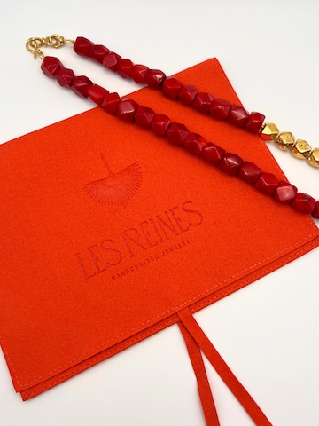 Chaîne Les Reines en orange