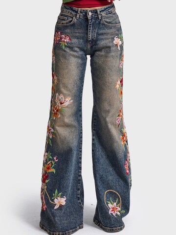 IT'S BASIC - Bootcut Vaquero 'EMBROIDERY FLARE MID RISE JEANS' en azul