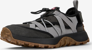 Chaussure de sport 'Drift Trail' CAMPER en gris : devant