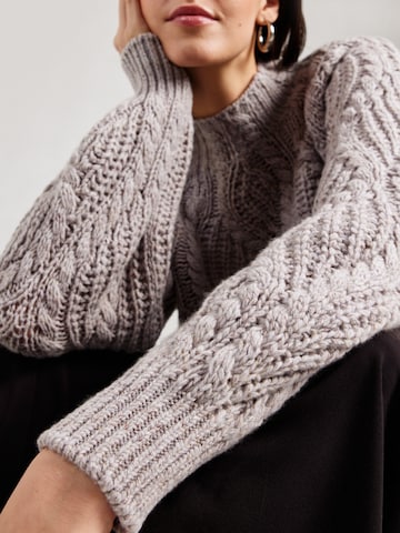 DRYKORN Sweater 'LARELYA 10' in Grey