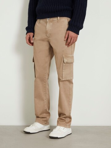 GUESS Regular Cargo Pants in Beige: front