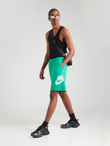 Nike Sportswear Свободный крой Штаны 'CLUB ALUMNI' в Зеленый