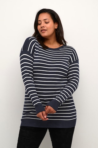 Pull-over 'Cmalan' KAFFE CURVE en bleu : devant