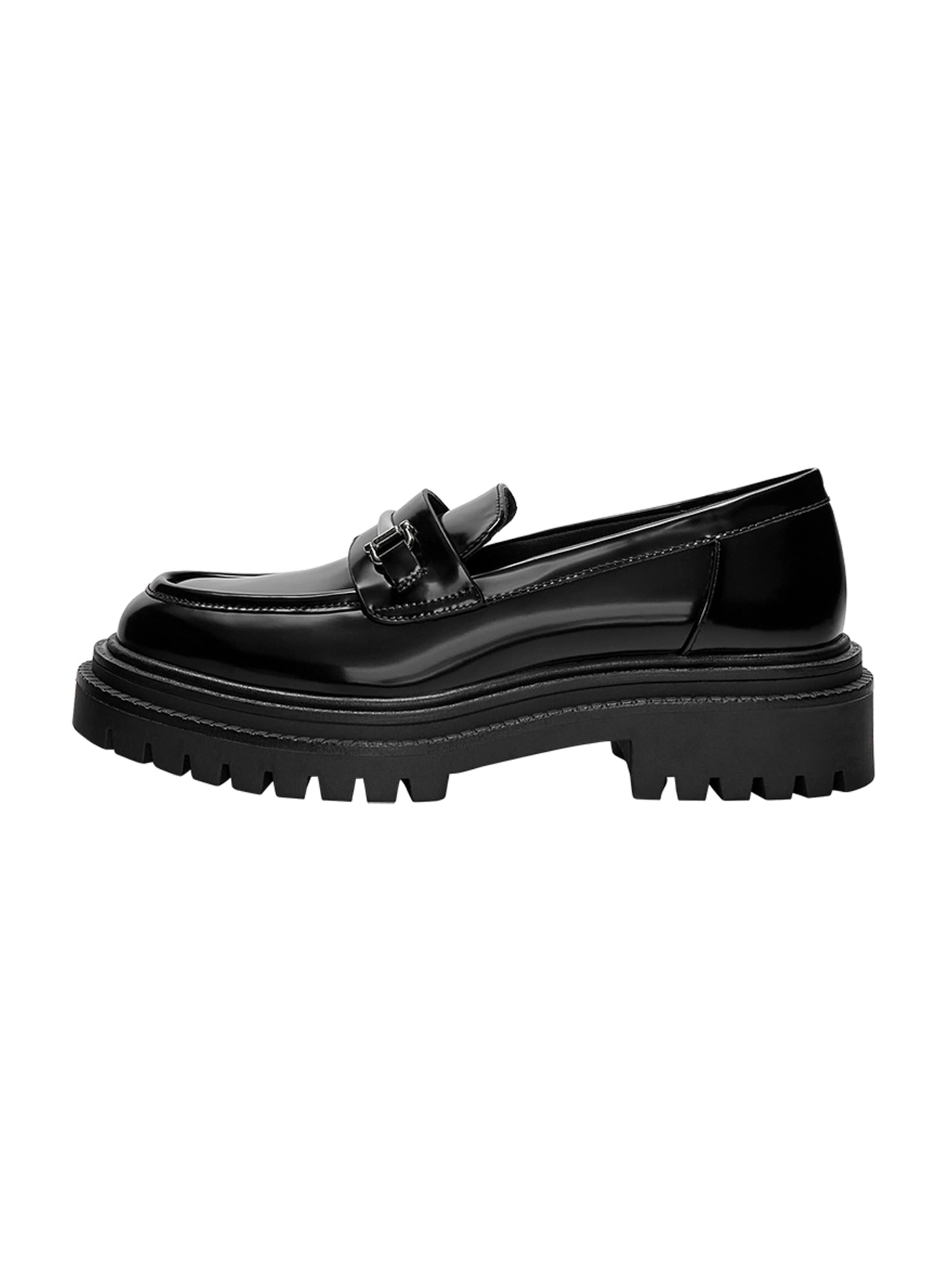 Papuci de casă de la Pull&Bear pe negru