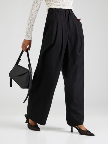 Wide leg Pantaloni con pieghe 'Katarin' di MSCH COPENHAGEN in nero