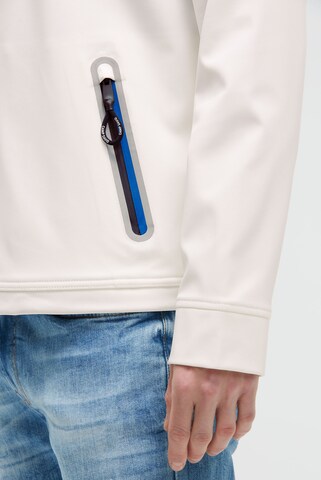 CAMP DAVID Performance Jacket in White