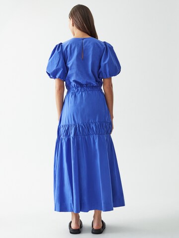 Calli Sukienka 'Teressa' w kolorze niebieski: tył