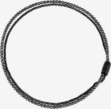 Chaîne Breil en noir : devant