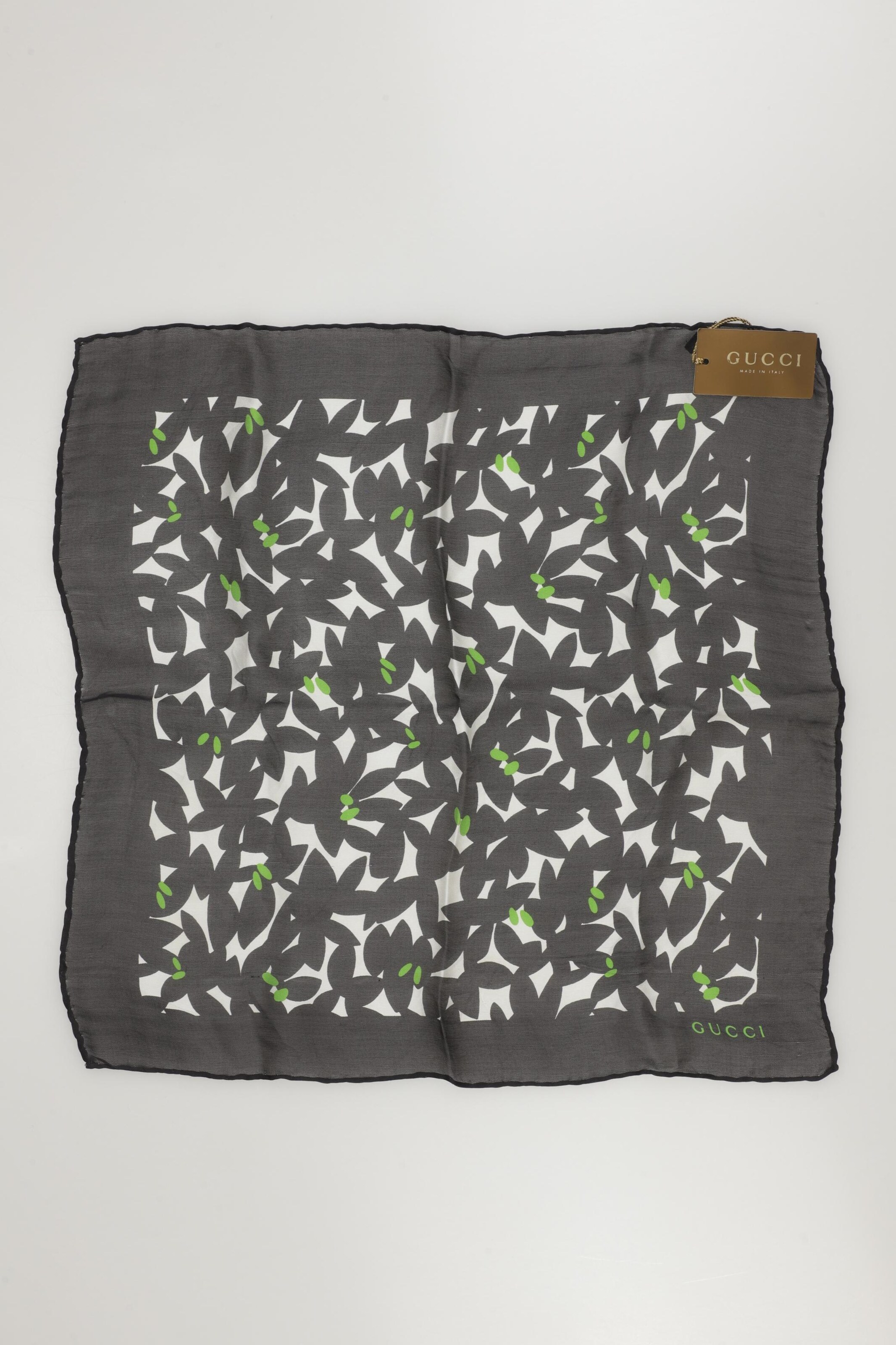 Gucci Scarf & Wrap in One size in Black