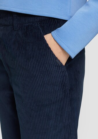 QS Regular Bundfaltenhose in Blau