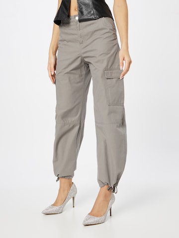 Regular Pantalon cargo 'Getty' WEEKDAY en gris : devant