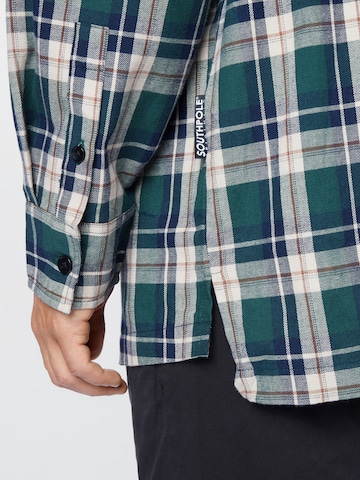 SOUTHPOLE - Ajuste regular Camisa en verde