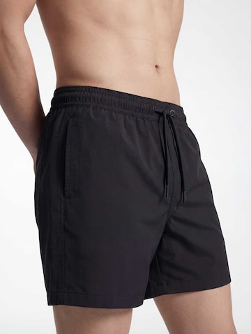 TRAPP Плавательные шорты 'Ilias' в Черный