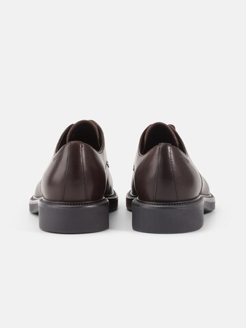 VAGABOND SHOEMAKERS Fűzős cipő 'ALEX' - barna