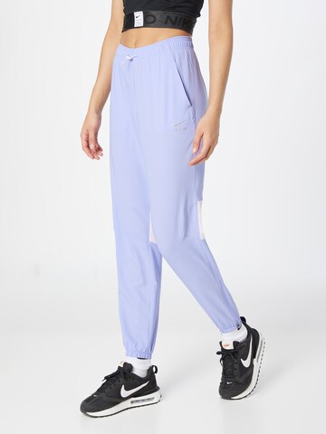 NIKE Tapered Sporthose in Lila: predná strana