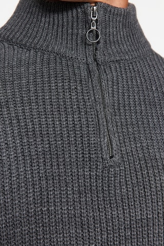 Pull-over Trendyol en gris