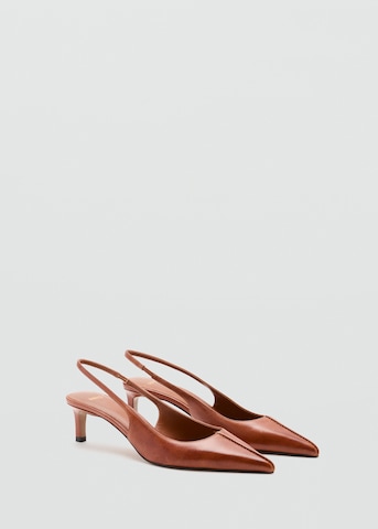 Décolleté sling 'AURA' di MANGO in marrone