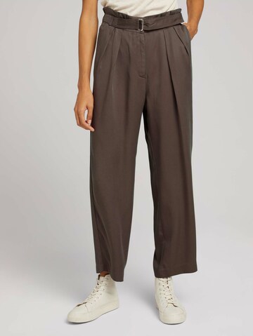MINE TO FIVE Pleat-Front Pants in Brown: front