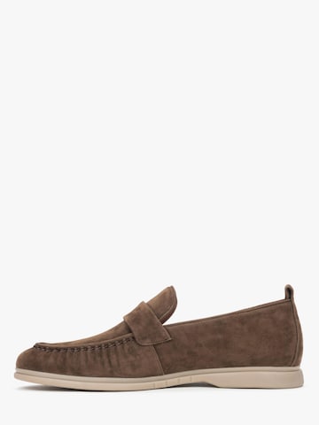 Estro Moccasin '253-6' in Brown: front
