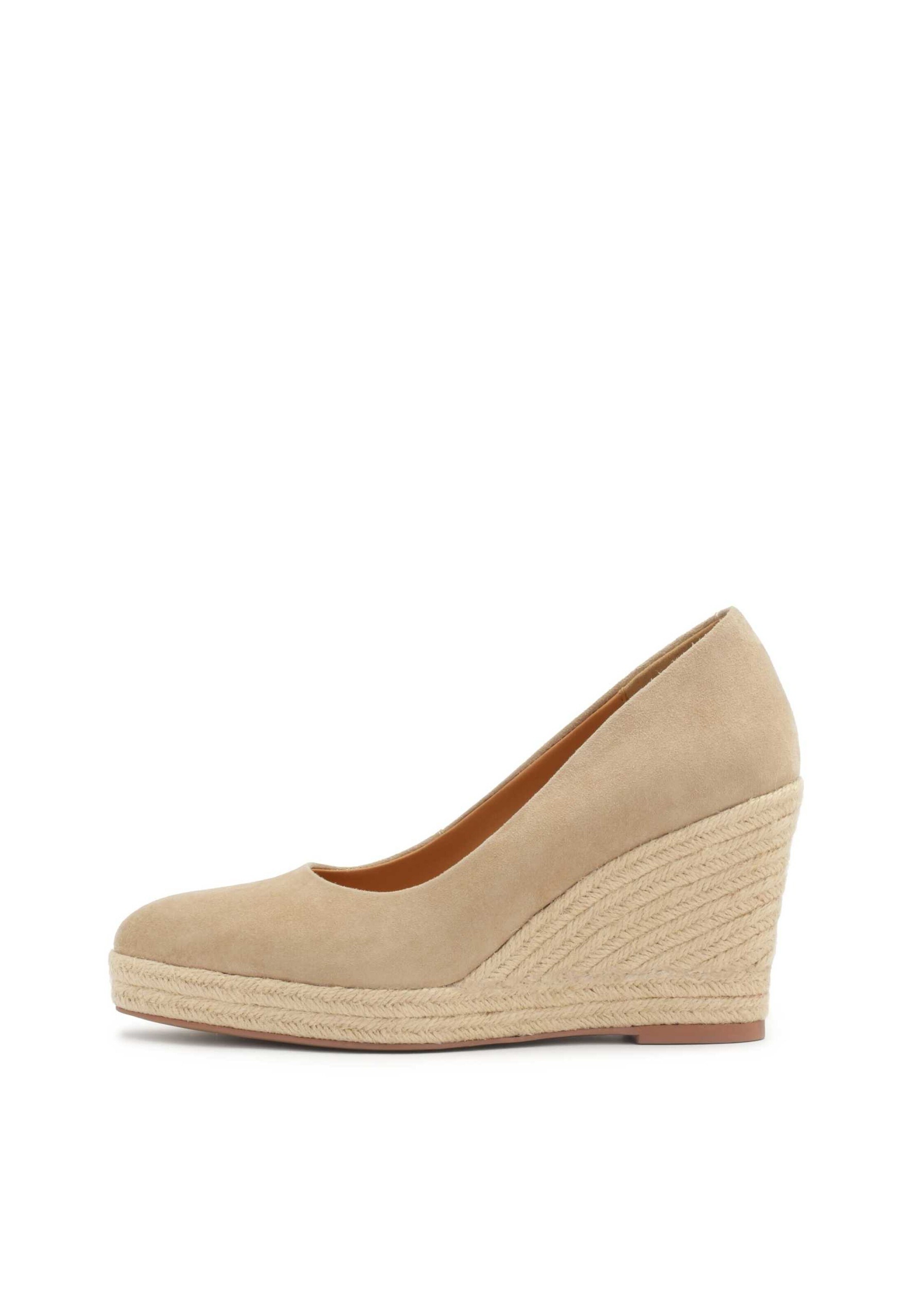 Kazar Pumps in Beige: front