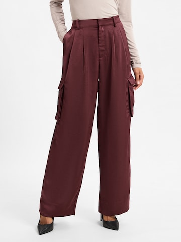 mbym Wide leg Pleat-Front Pants 'Valo' in Red: front
