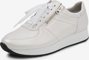 VITAFORM Sneakers in White: front