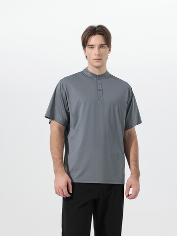 YOUTHUP Shirt 'Leibfrei' in Grey: front