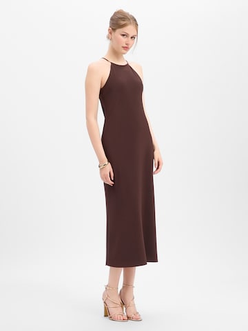 Marie Lund Jurk in Bruin: voorkant