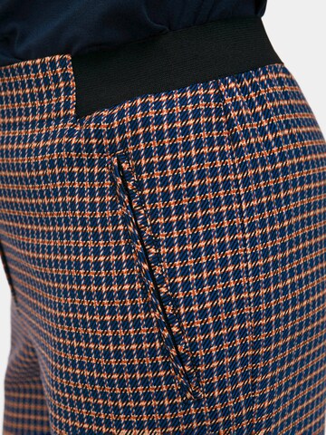 Goldner Regular Trousers in Purple