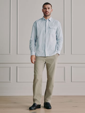 regular Pantaloni con piega frontale di Next in grigio