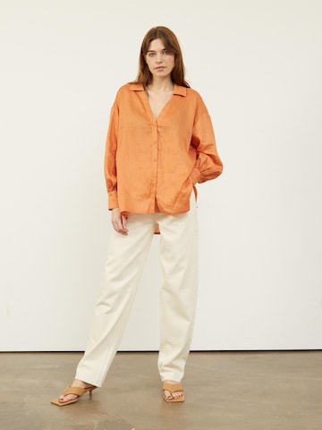 Aligne Μπλούζα 'CHARITY' σε πορτοκαλί: μπροστά