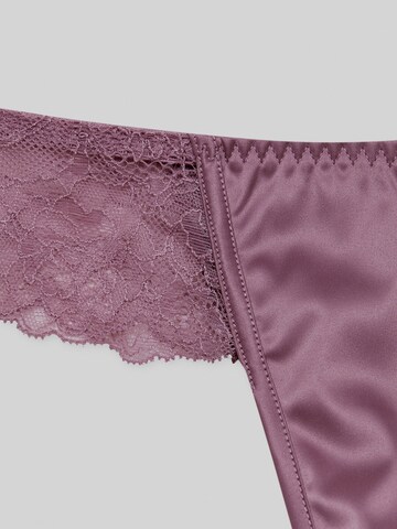 String Pull&Bear en violet