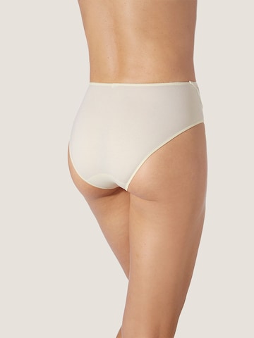 Panty 'Naia soy fiber mid waist panty' di zd ZERO DEFECTS in bianco