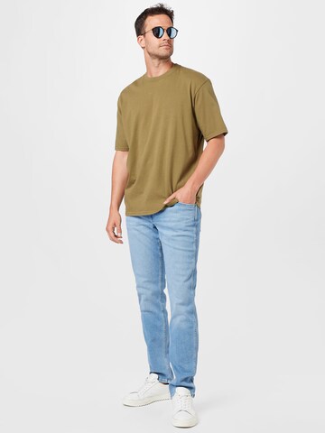 LEVI'S ® Paita 'Stay Loose SS Tee' värissä vihreä