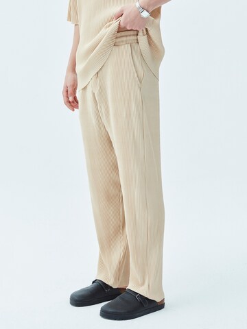 VAMOS CLO Loosefit Bukser i beige: forside