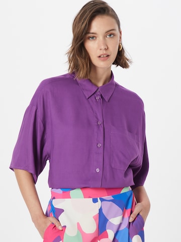 Monki - Blusa em roxo: frente