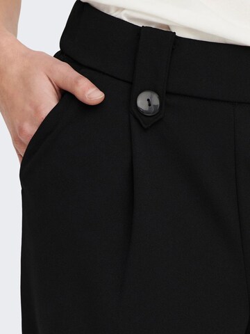 ONLY Regular Pleated Pants in Black