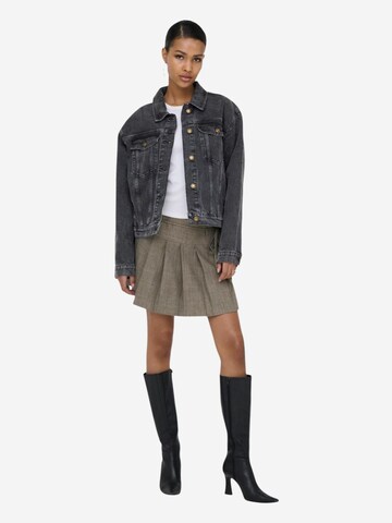 Giacca di mezza stagione 'Onlharper Ls Boxy Dnm Jkt Sik 15363548' di ONLY in nero