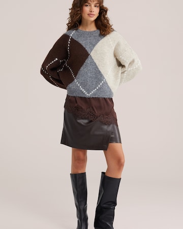 Top de la WE Fashion pe maro